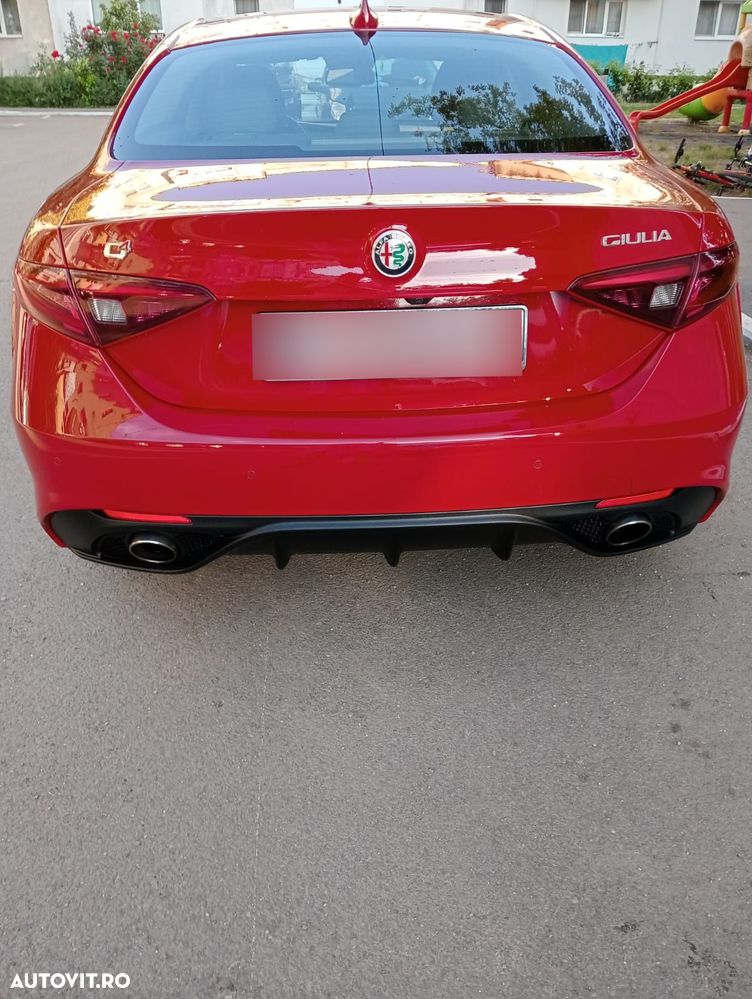 Alfa Romeo Giulia 2.0 Turbo AWD AT8 Veloce - 11