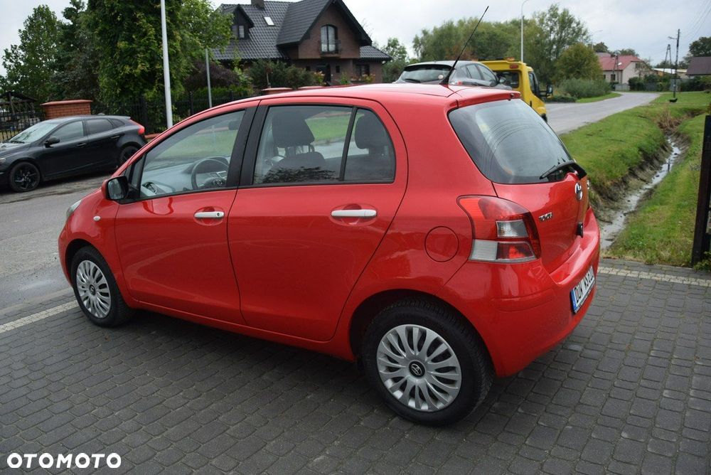 Toyota Yaris - 12