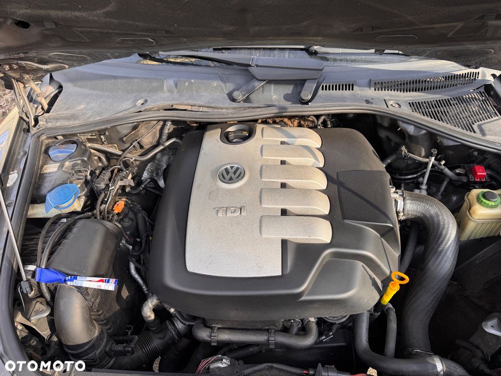 Volkswagen Touareg - 13