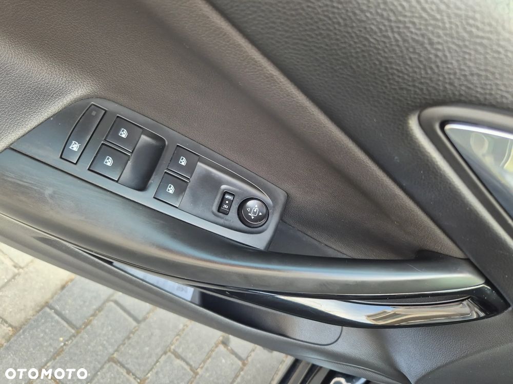 Opel Astra 1.4 Turbo Innovation - 19