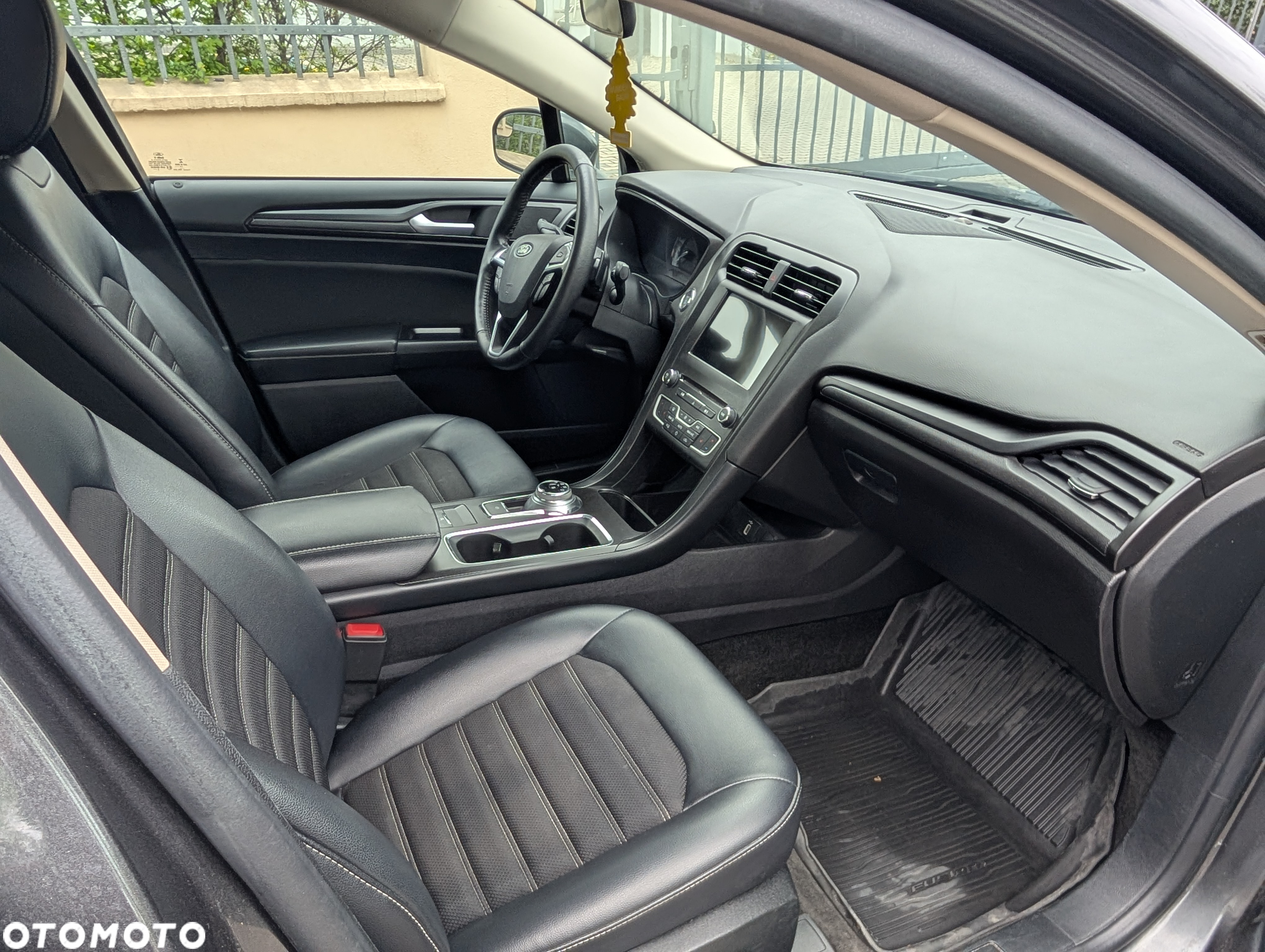 Ford Fusion - 8