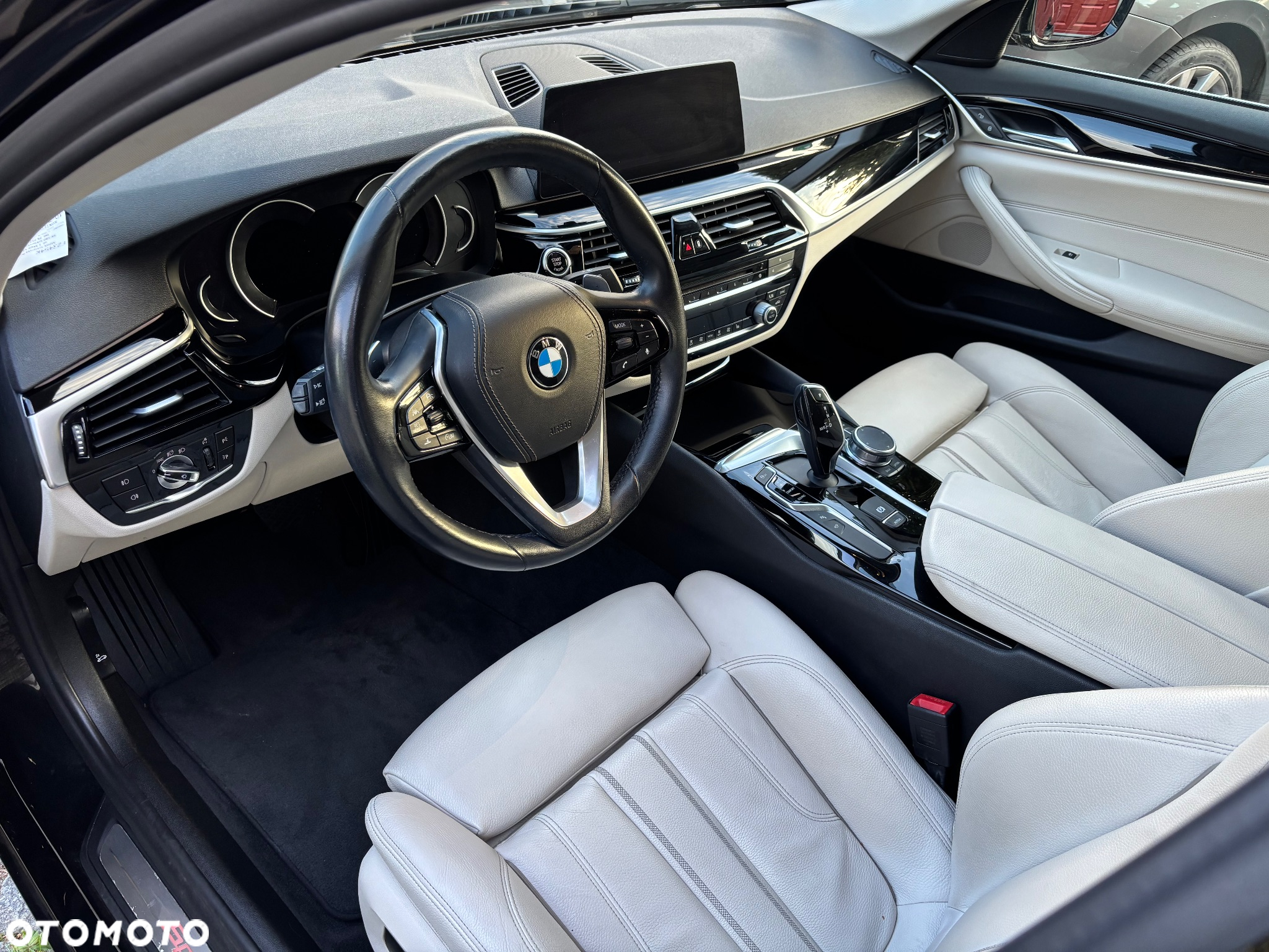 BMW Seria 5 520d Sport Line - 12