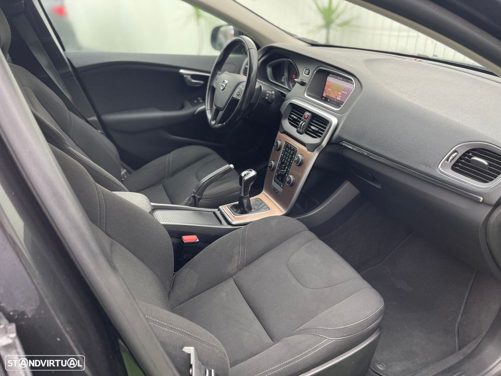 Volvo V40 Cross Country 2.0 D2 - 10