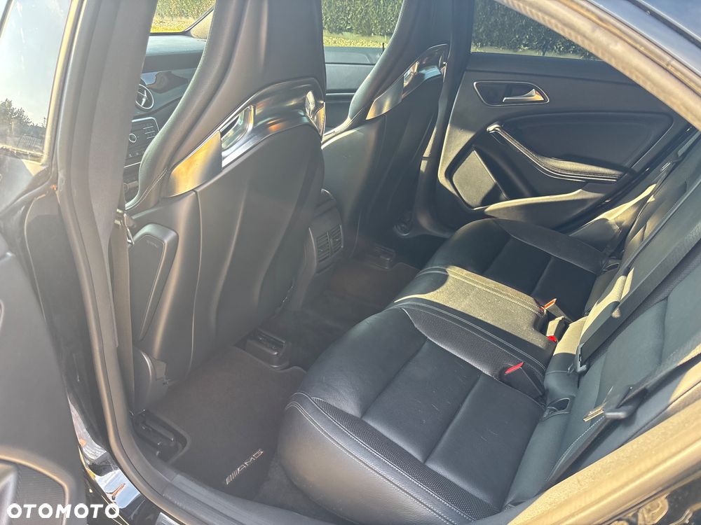 Mercedes-Benz CLA 45 AMG 4Matic 7G-DCT - 14