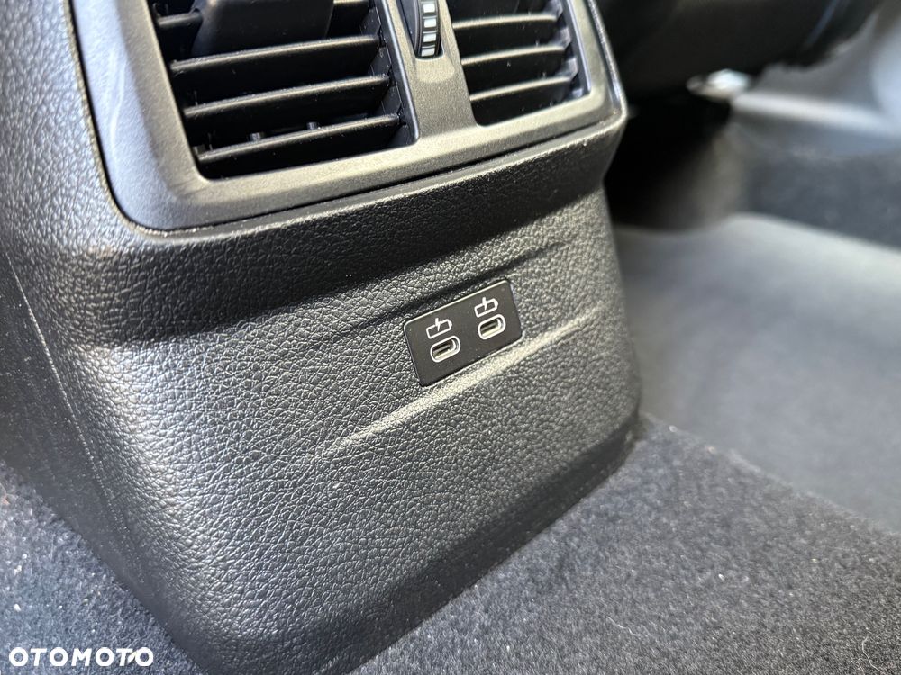 BMW Seria 2 216d GT - 26
