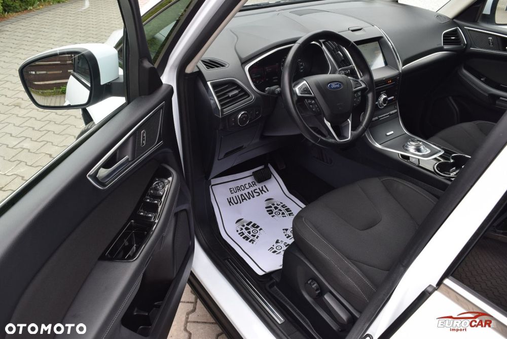 Ford S-Max - 11