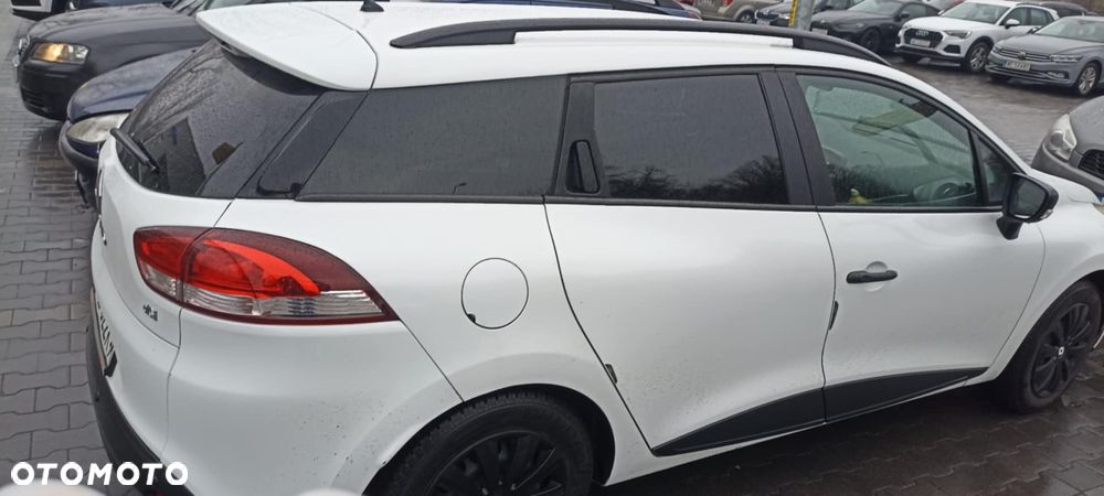 Renault Clio - 10