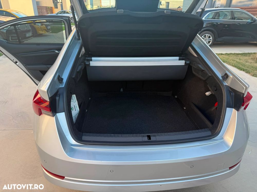 Skoda Octavia 2.0 TDI DSG Ambition - 9
