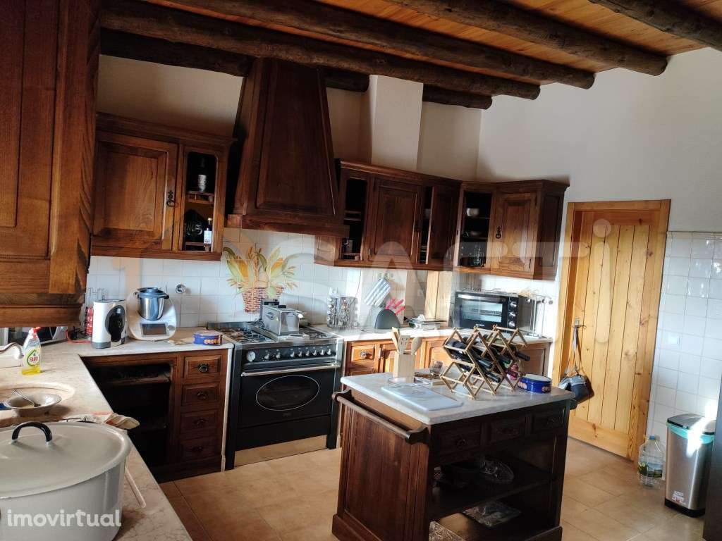 Moradia inserida num terreno com 1100m2 - Grande imagem: 5/19