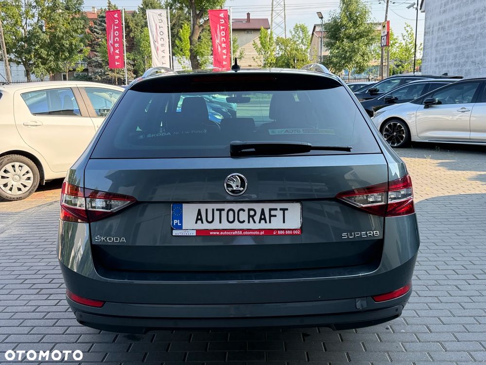 Skoda Superb 1.8 TSI Ambition DSG - 32