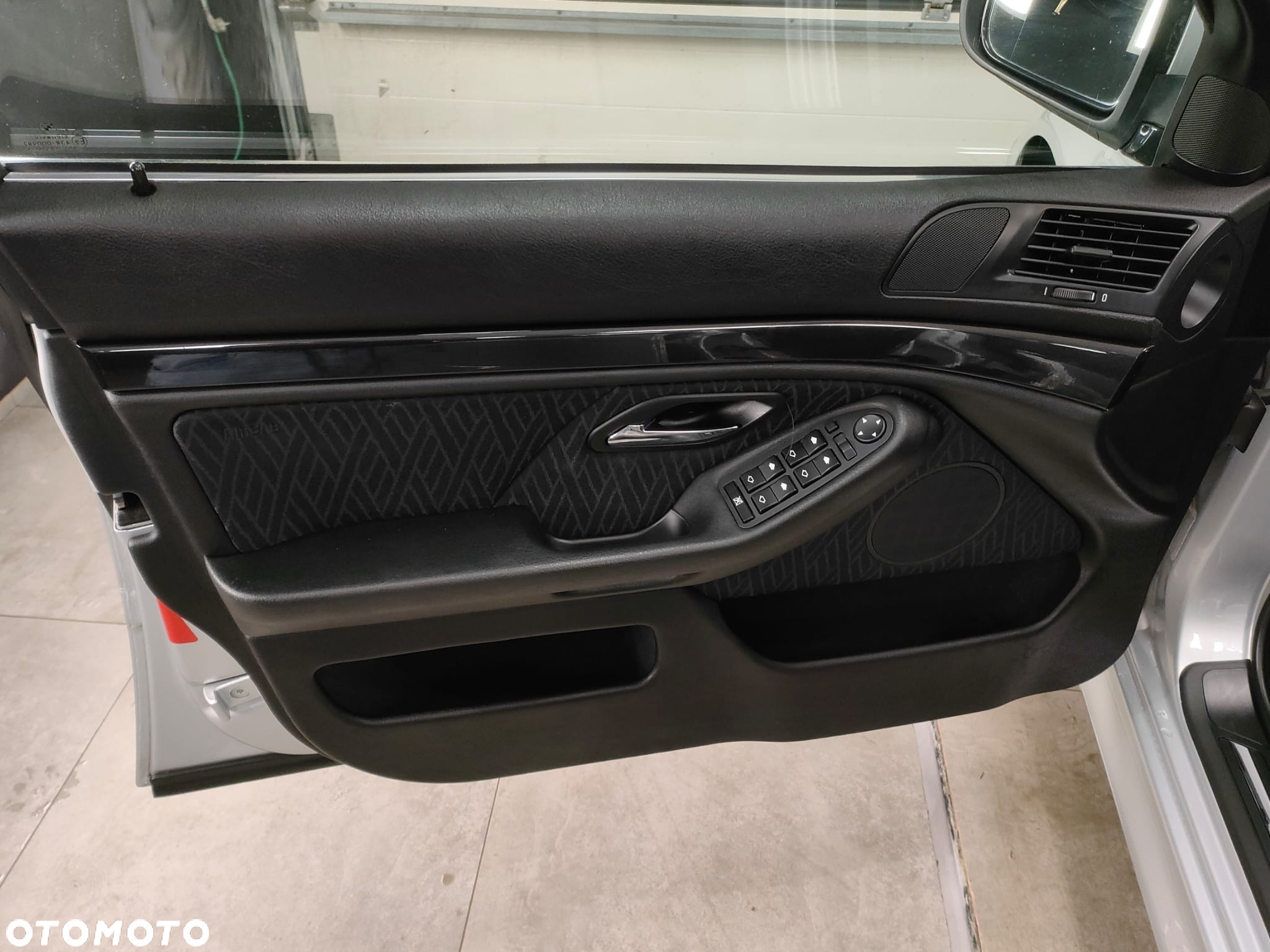 BMW Seria 5 525i - 27