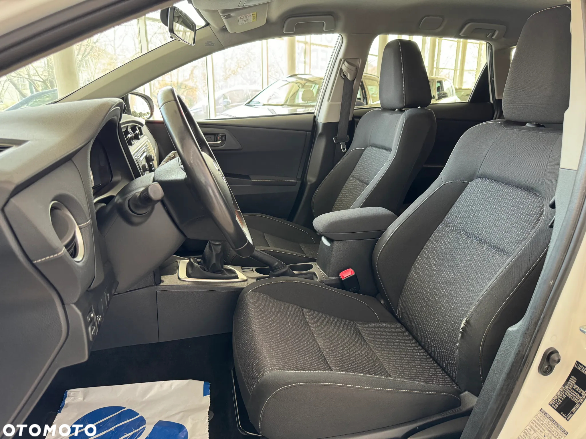 Toyota Auris 1.6 Valvematic Touring Sports Edition - 19