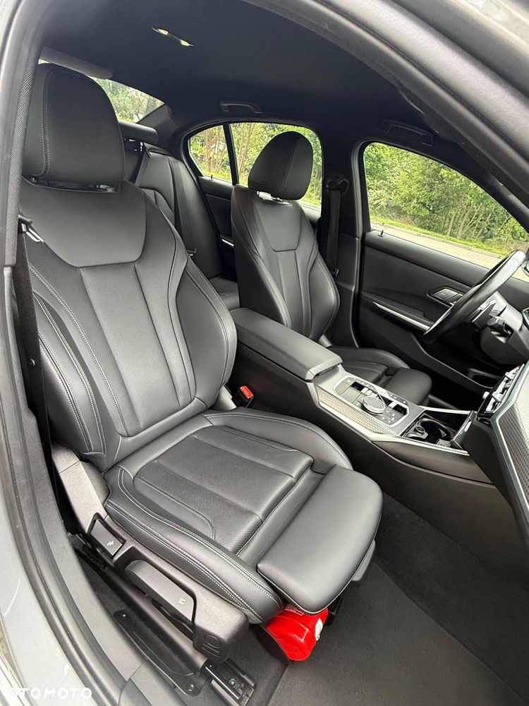 BMW Seria 3 320i - 31