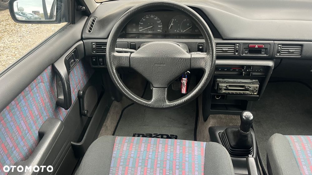 Mazda 323 1.7 D LX - 13