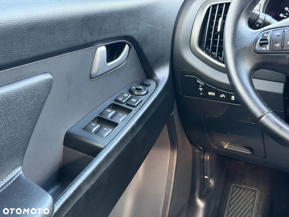 Kia Sportage 2.0 CRDI 4WD Automatik Vision - 33
