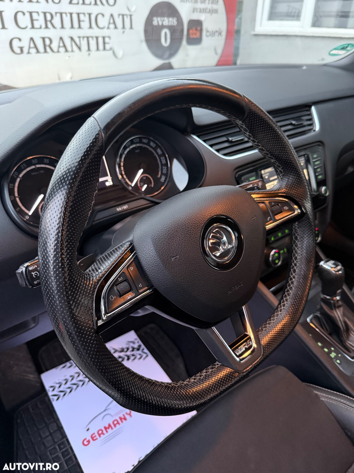 Skoda Octavia 2.0 TDI DSG RS - 19