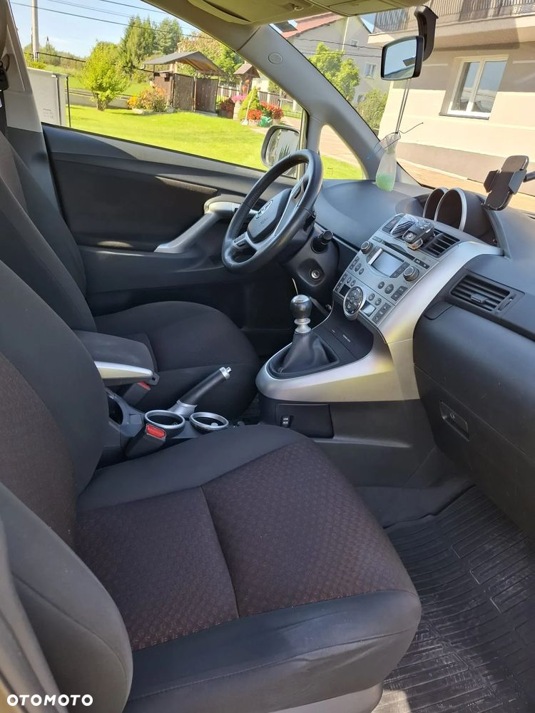 Toyota Verso 2.0 D-4D Premium - 21