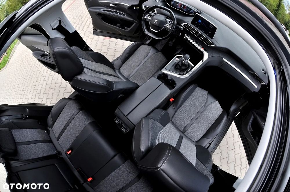 Peugeot 3008 1.2 PureTech Allure S&S - 14