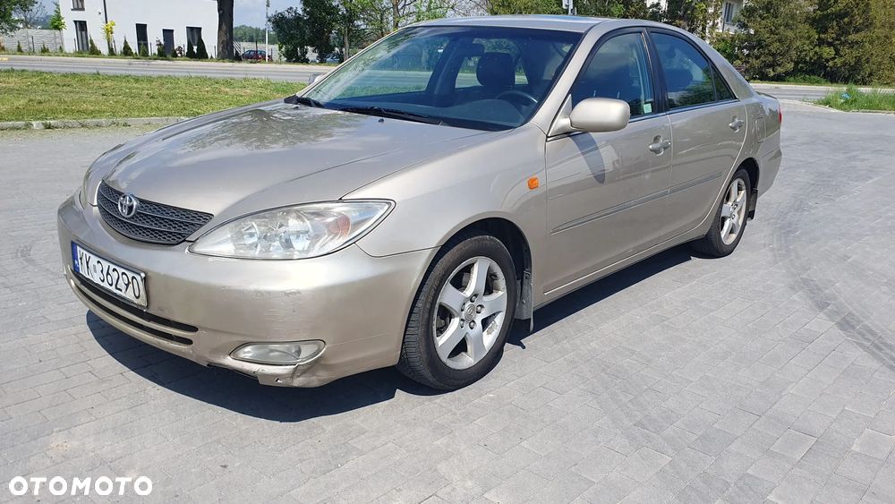 Toyota Camry 3.0 V6 - 1