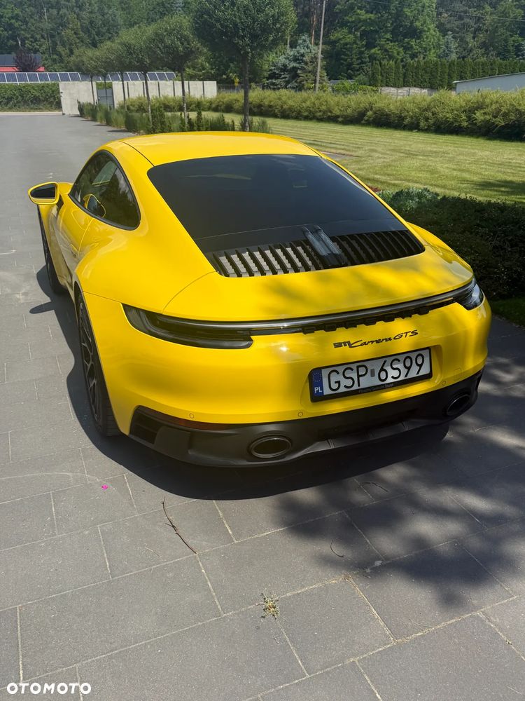 Porsche 911 Carrera GTS - 3