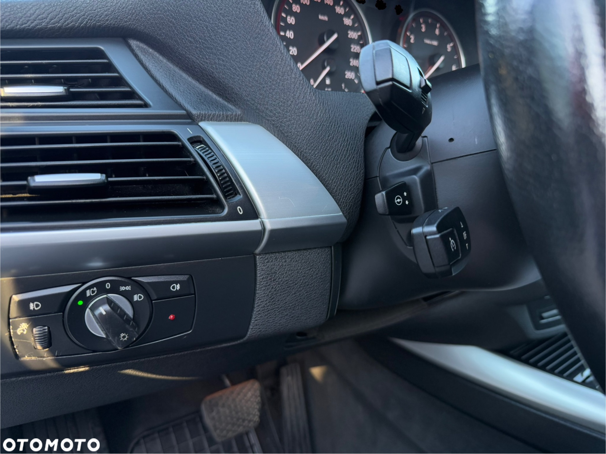 BMW X5 4.8i xDrive - 21