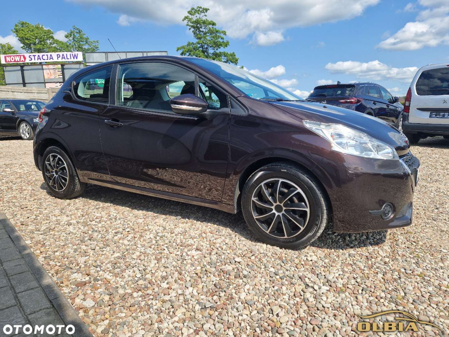 Peugeot 208 - 10