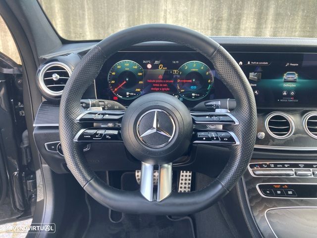 Mercedes-Benz E 300 de 4Matic 9G-TRONIC AMG Line - 17
