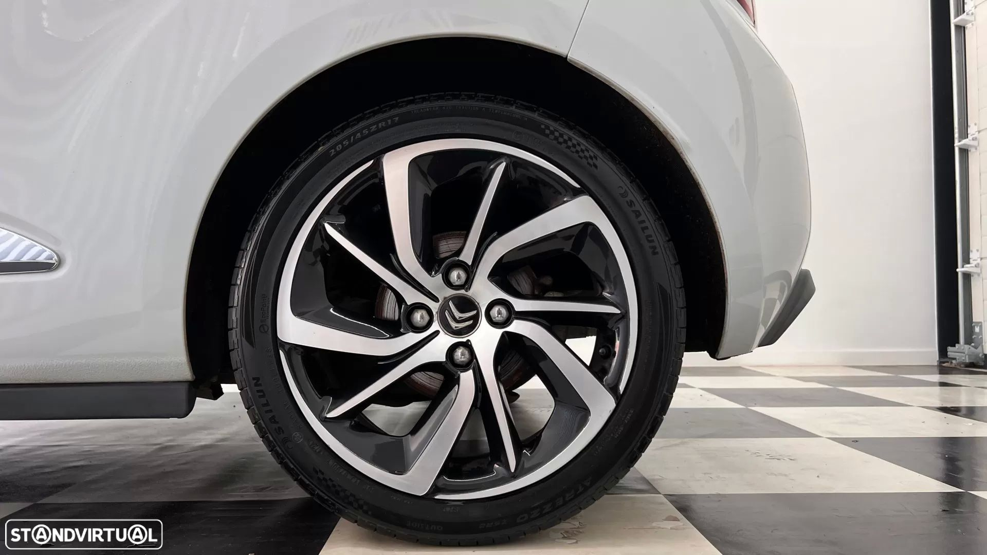 Citroën DS3 1.2 PureTech Be Chic - 16