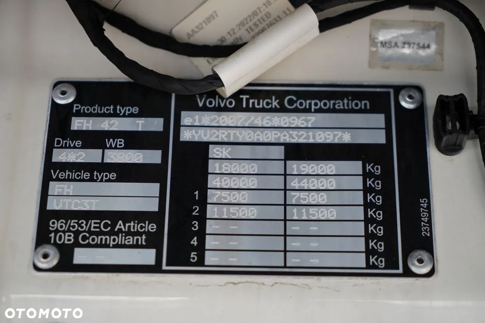 Volvo FH 460 / LOWDECK / MEGA / KLIMA POSTOJOWA / I-SHIFT - 38