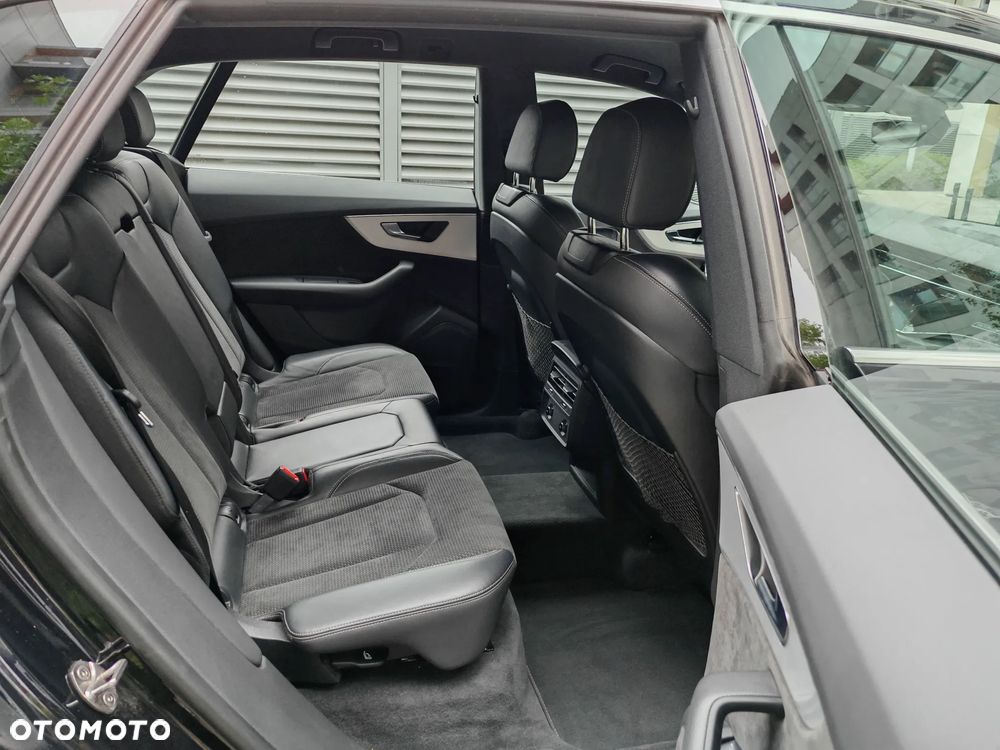 Audi Q8 - 25