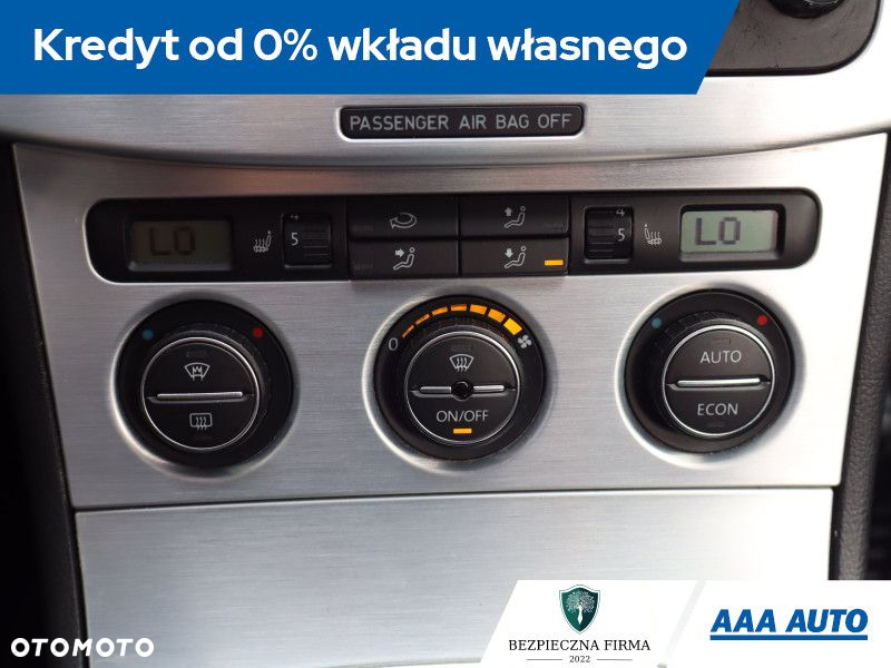 Volkswagen Passat - 13