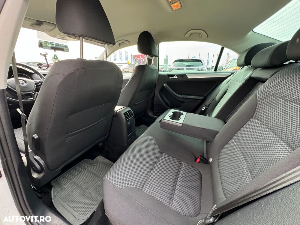 Volkswagen Jetta 1.2 TSI Comfortline - 25