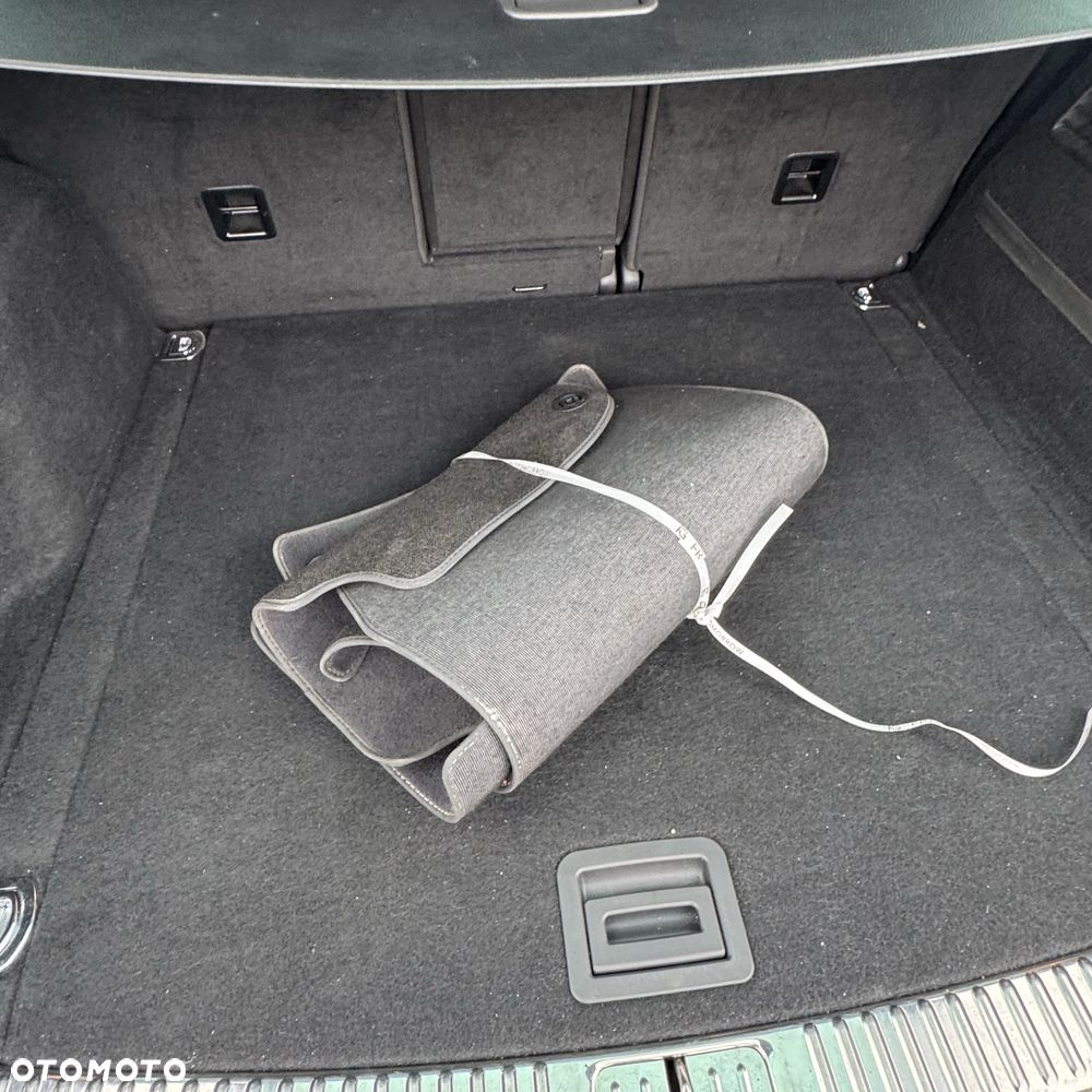 Volkswagen Touareg - 7