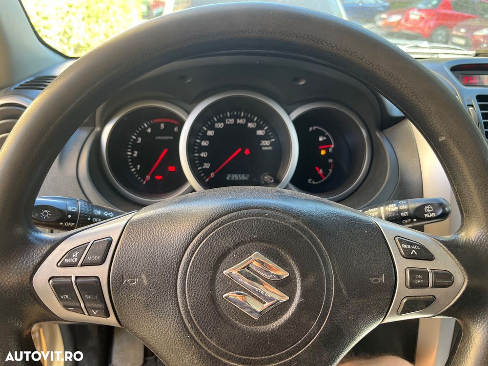 Suzuki Grand Vitara ver-220-d-4matic-aut- - 11