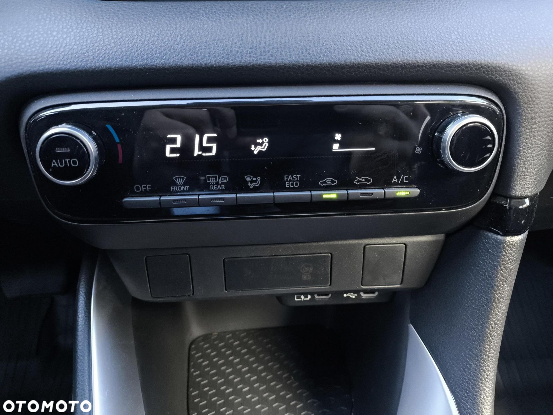 Toyota Yaris - 23