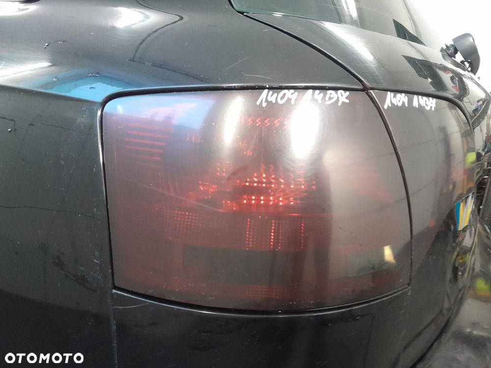 AUDI A4 B7 LAMPA LEWA TYLNA LEWY TYŁ W BŁOTNIK KOMBI - 3