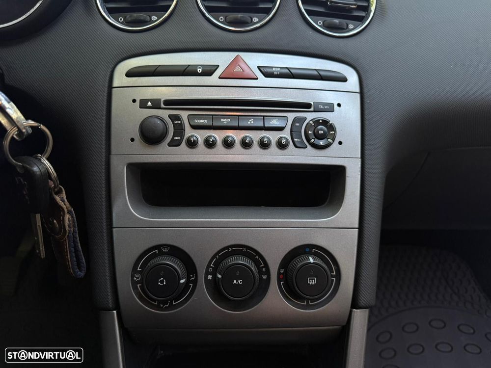 Peugeot 308 1.6 HDi Executive - 18