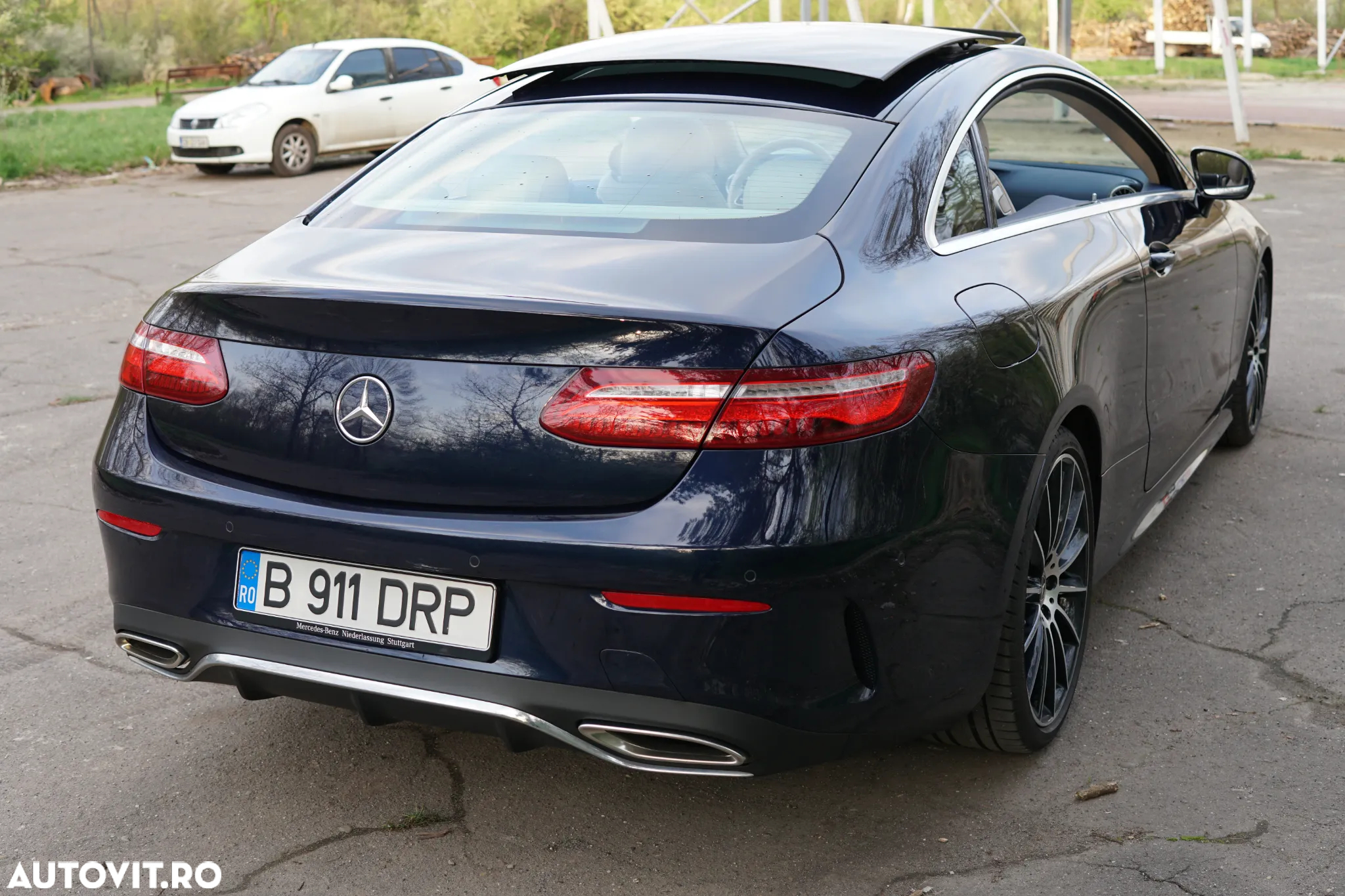 Mercedes-Benz E 200 Coupe 9G-TRONIC AMG Line - 4