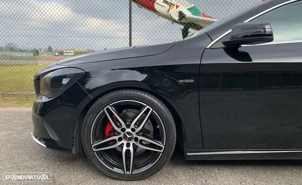 Mercedes-Benz CLA 200 d 4Matic 7G-DCT AMG Line - 6