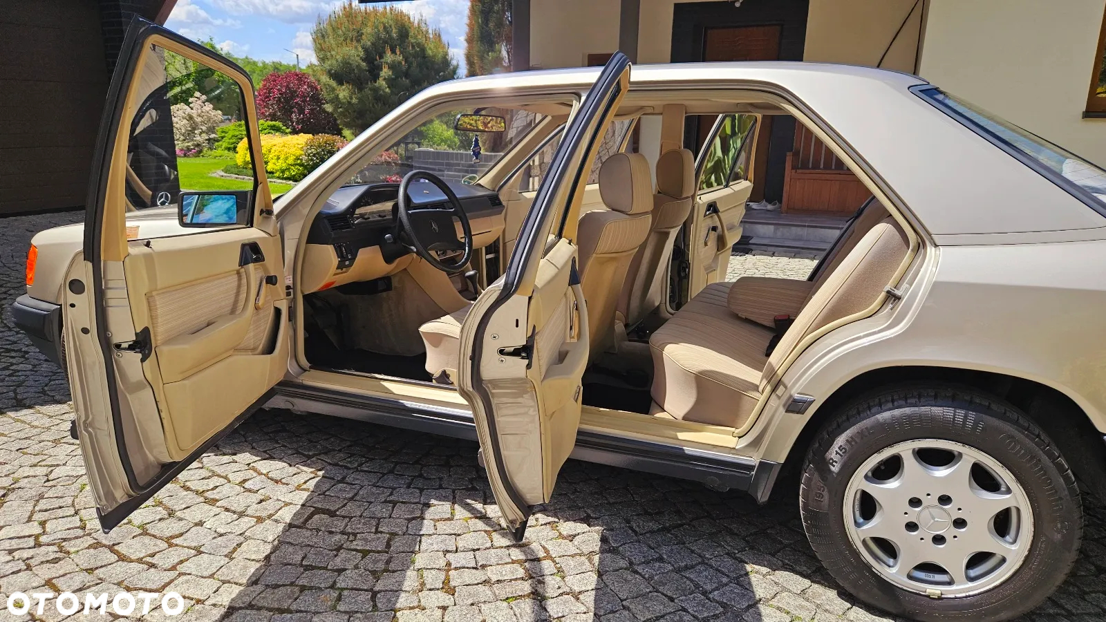 Mercedes-Benz W124 (1984-1993) - 23