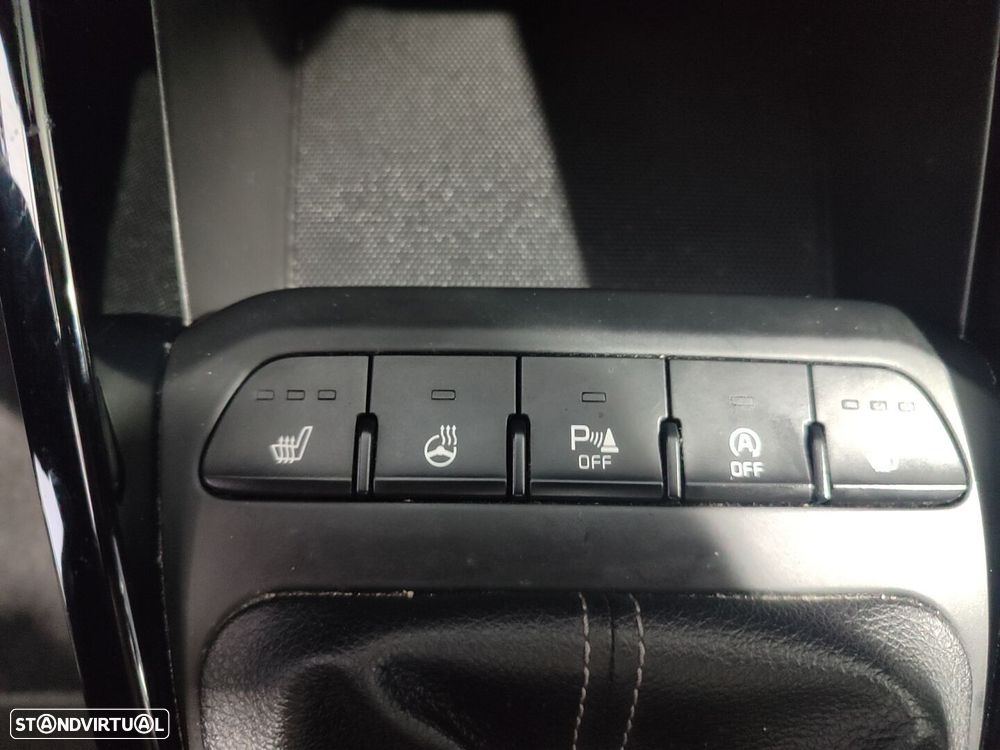Kia Stonic 1.0 T-GDI Wave - 27