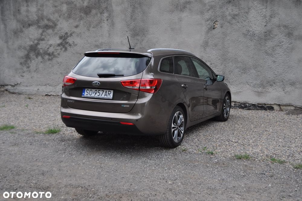 Kia Ceed 1.6 GDI ISG Dream-Team Edition - 6