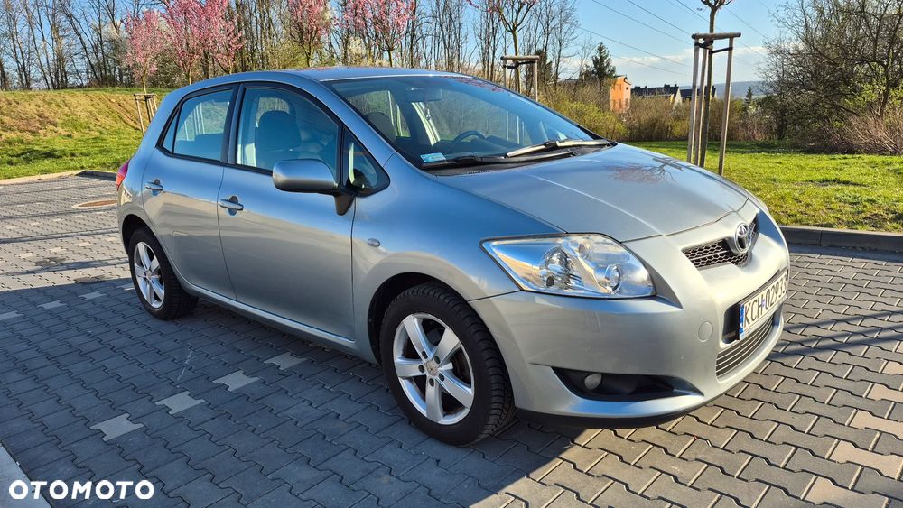 Toyota Auris 1.6 VVT-i Team - 1