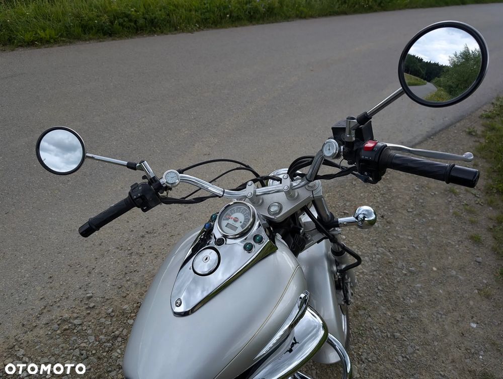 Suzuki Intruder - 14
