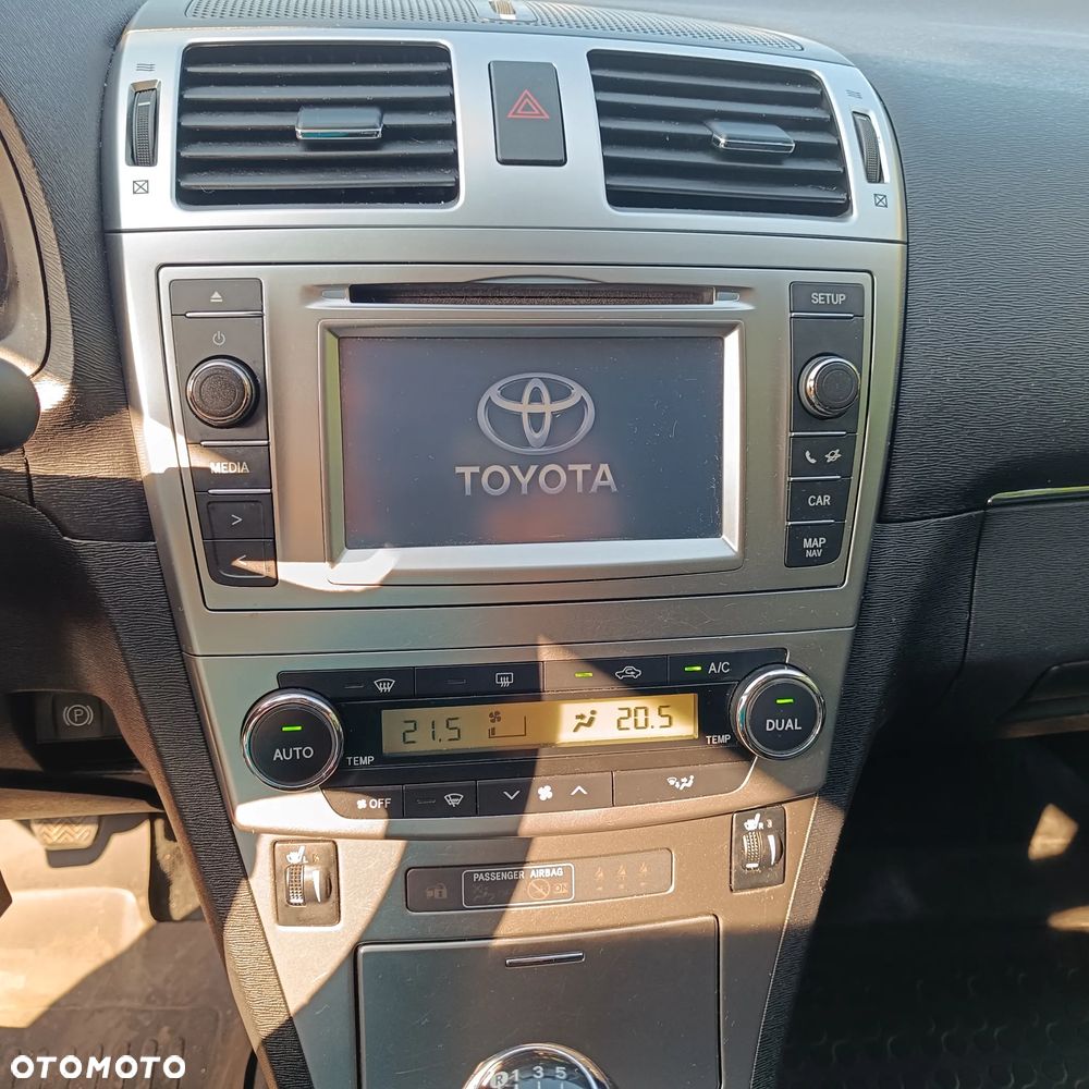 Toyota Avensis 2.0 D-4D Comfort - 18