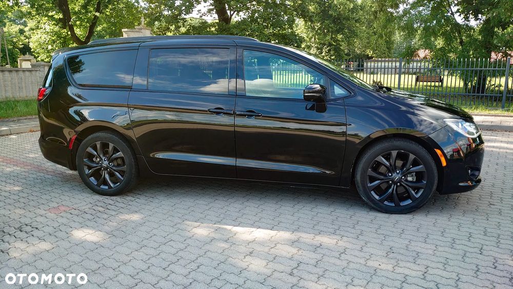 Chrysler Pacifica - 6