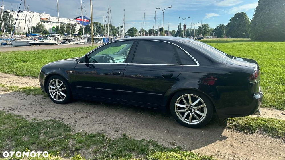 Audi A4 Limousine - 3