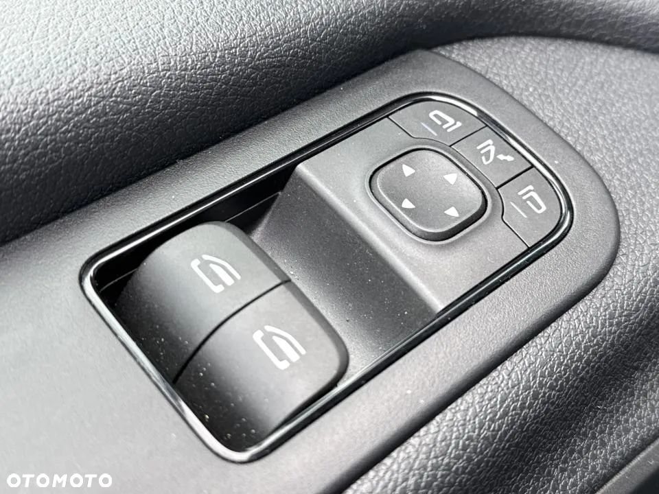 Mercedes-Benz Sprinter - 12