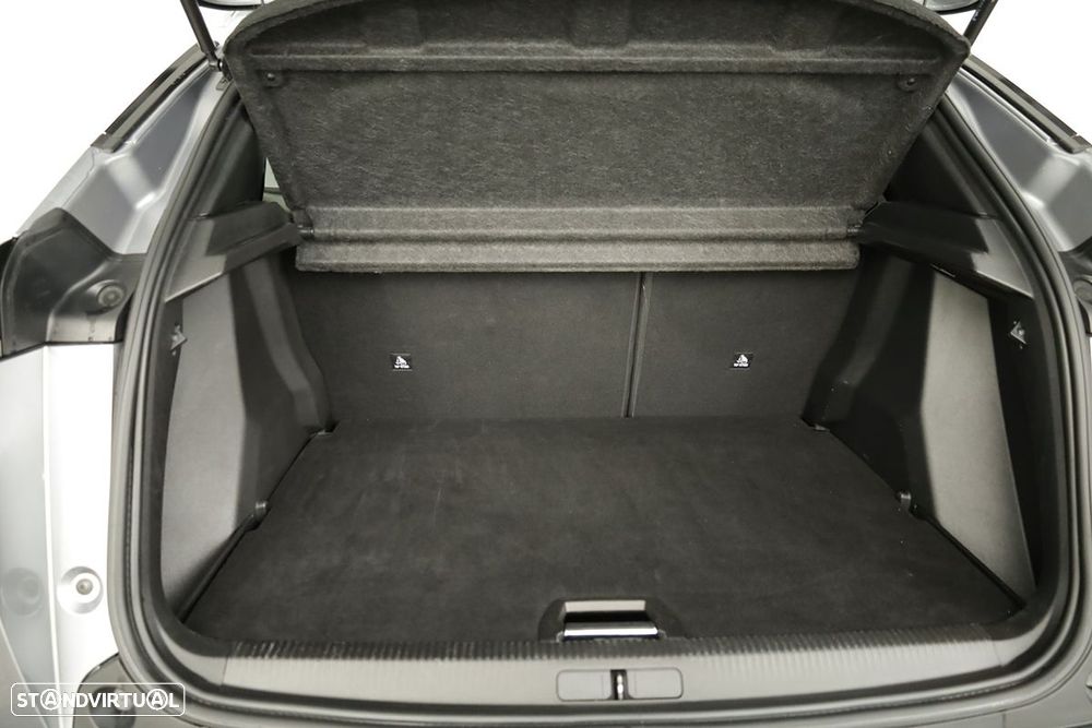 Peugeot 2008 1.2 PureTech Allure EAT8 - 24