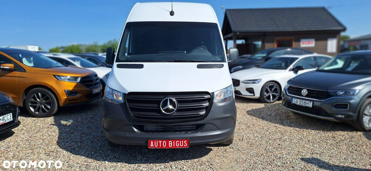 Mercedes-Benz Sprinter - 2